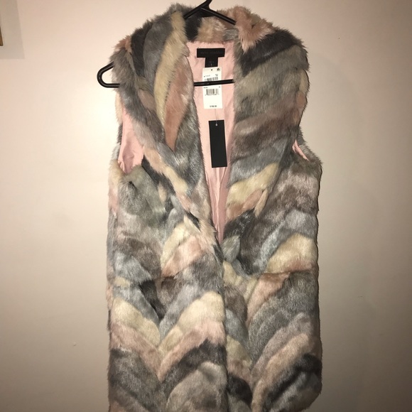 Steve Madden Faux Fur Vest - Picture 3 of 4